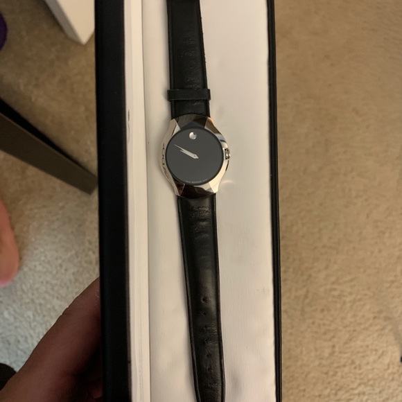 Women’s Museum classic watch - Picture 1 of 3